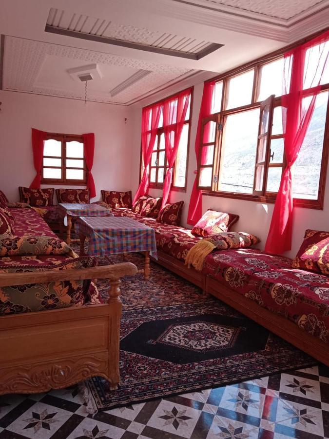 Amazigh Family Riad 伊姆利尔 外观 照片