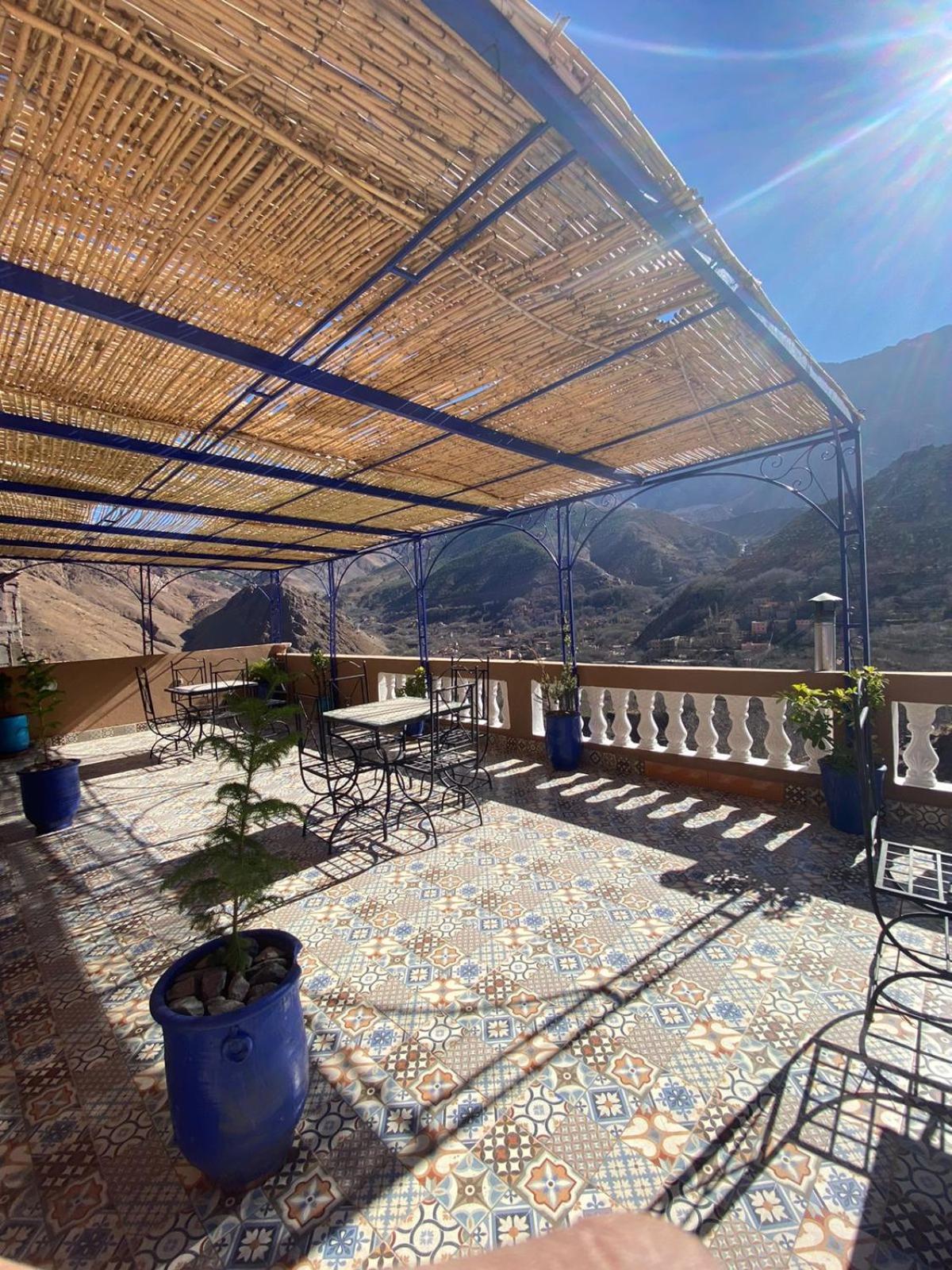 Amazigh Family Riad 伊姆利尔 外观 照片
