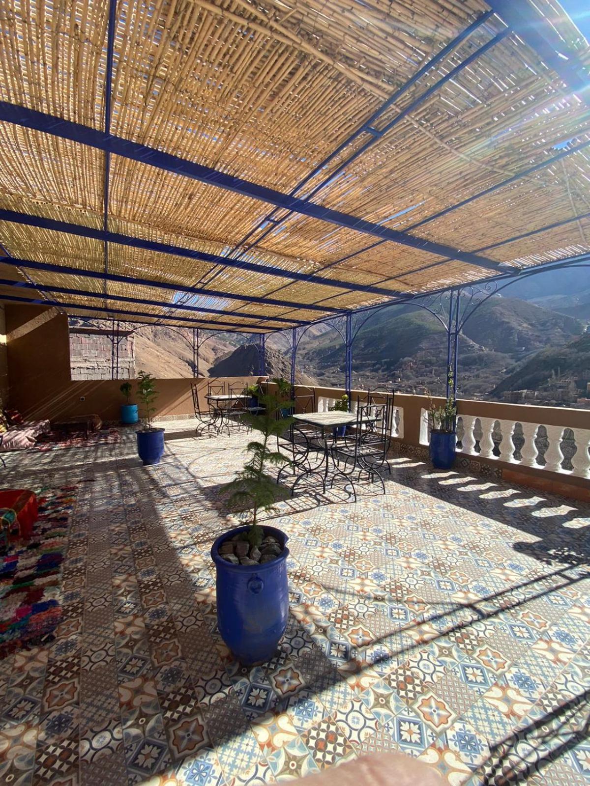 Amazigh Family Riad 伊姆利尔 外观 照片
