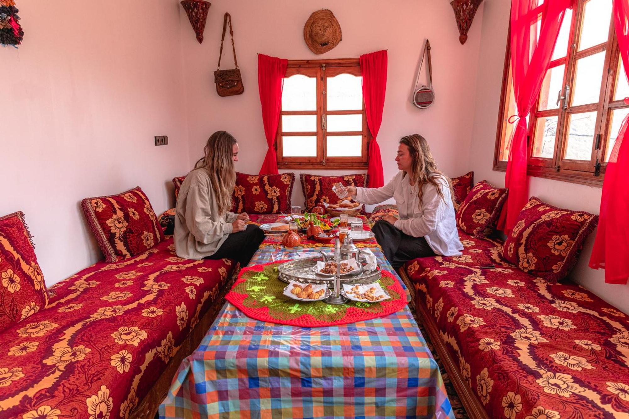 Amazigh Family Riad 伊姆利尔 外观 照片