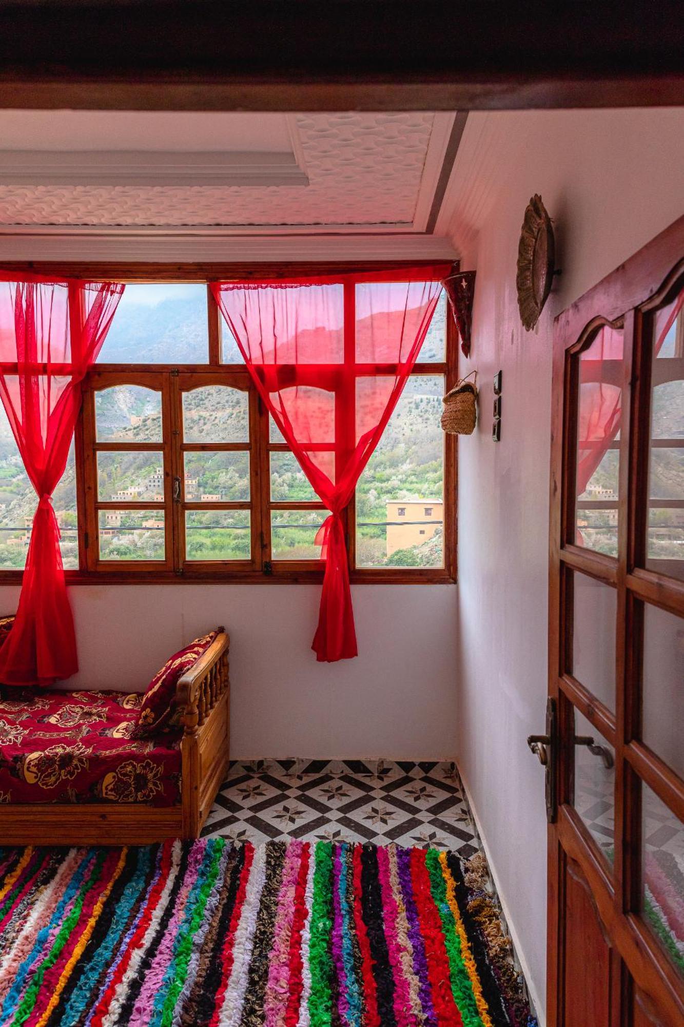Amazigh Family Riad 伊姆利尔 外观 照片