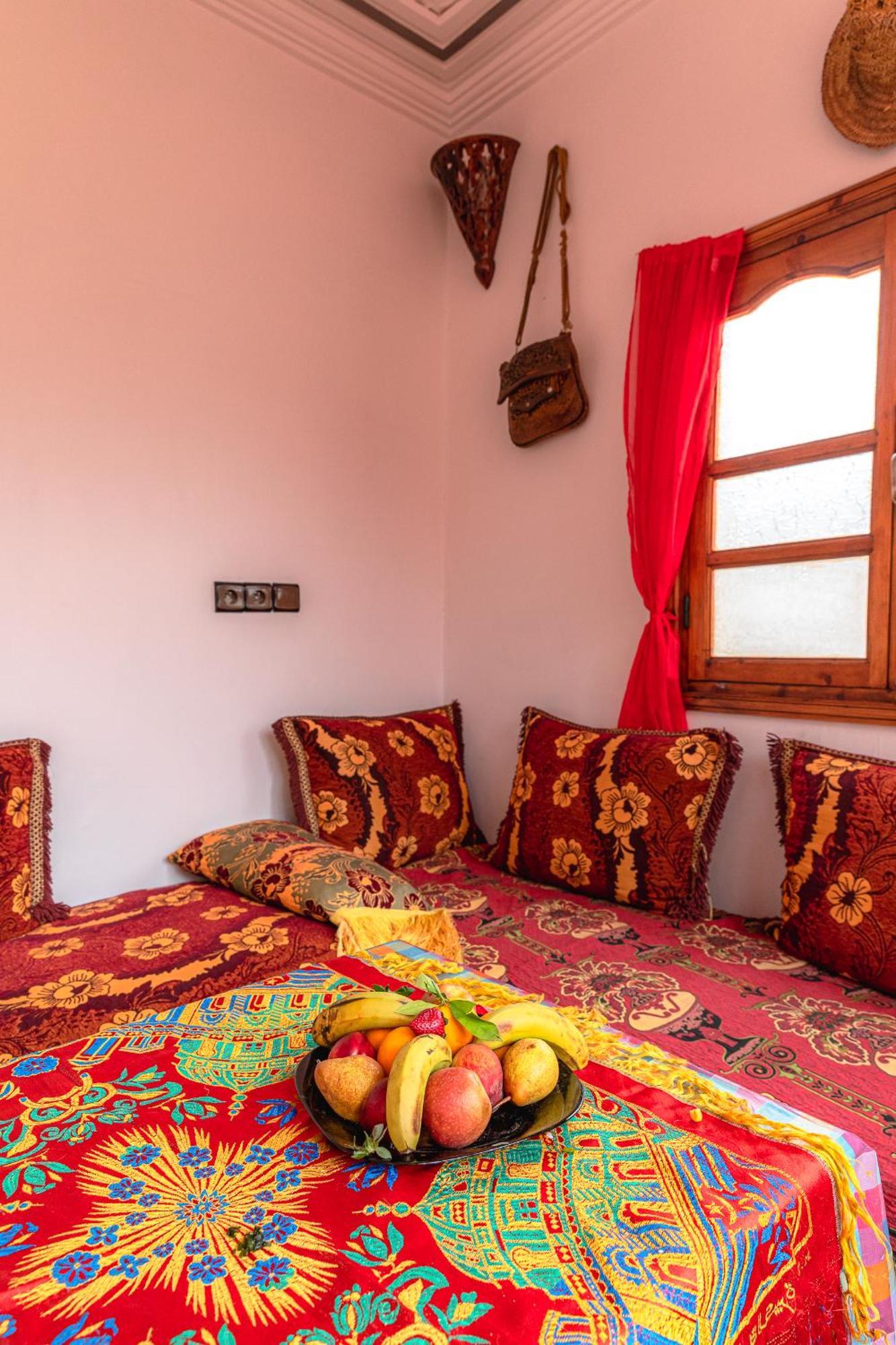 Amazigh Family Riad 伊姆利尔 外观 照片